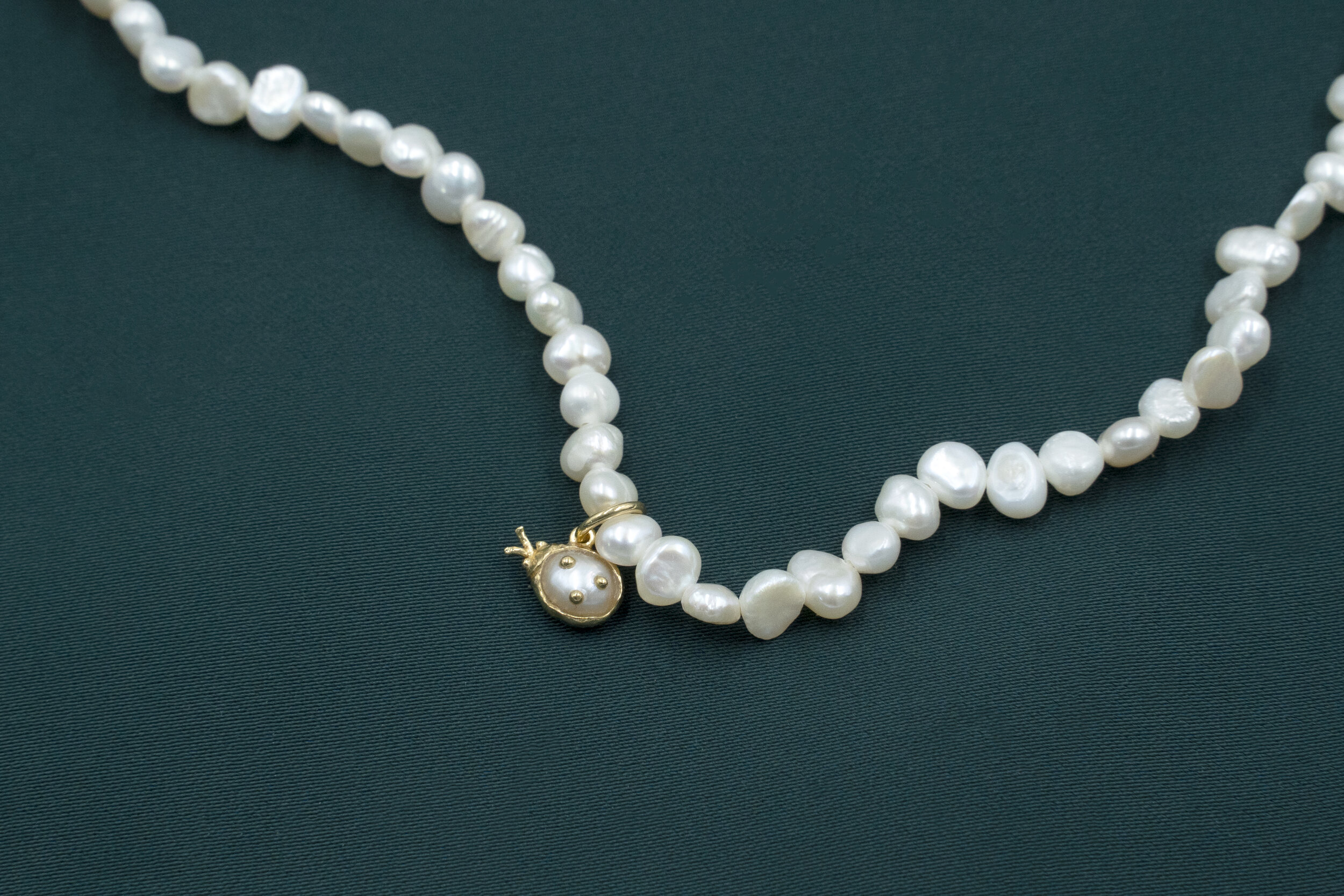 Statement Glass Pearl Necklace